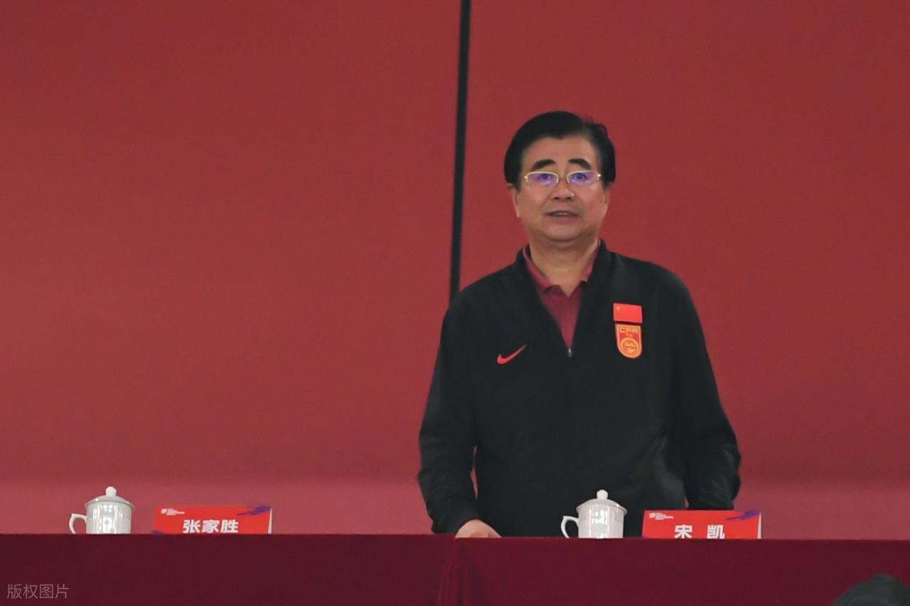 CCTV5直播！中国队冲2连胜，宋凯督战，胡荷韬放狠话，目标10-0