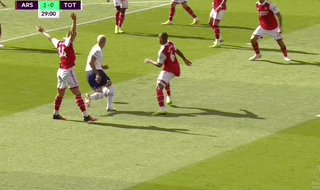 1664625800656023688.gif 中国足彩网-【英超】凯恩扳平热苏斯扎卡破门!枪手3比1十人热刺