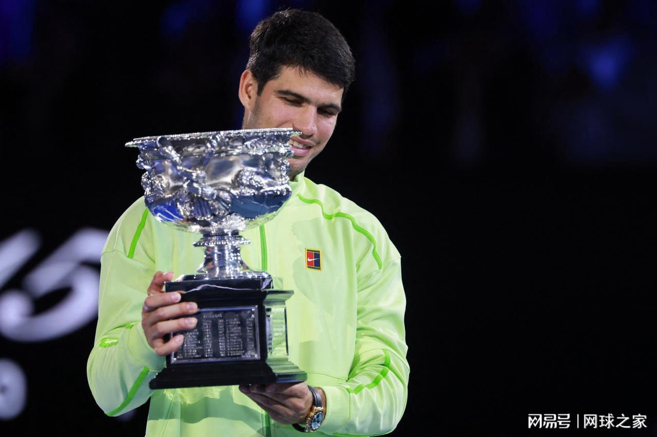 中国足彩网比分直播-同为硬地大满贯,为什么很少有人同一年连赢澳网和美网?