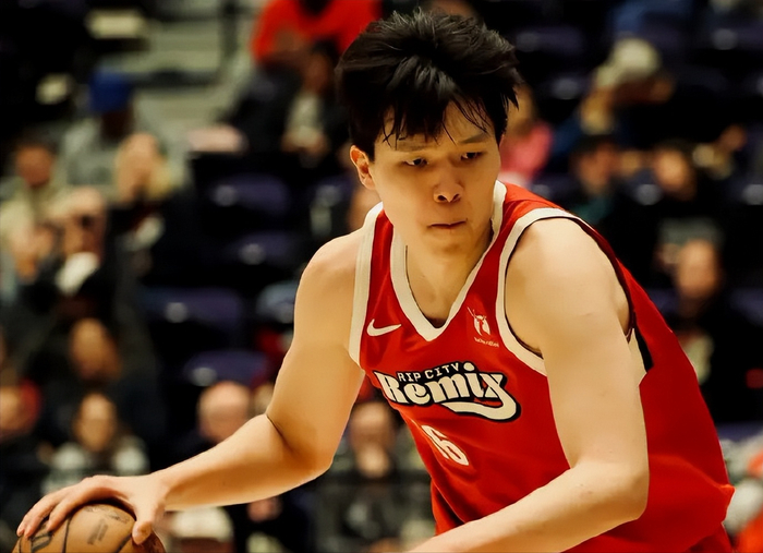 中国足彩网比分直播-杨瀚森下放后状态起伏 混音队122-129不敌南湾湖人遭遇3连败|南湾湖人队|发展联盟|史密斯|库克|波特兰开拓者队_新浪体育_新浪新闻