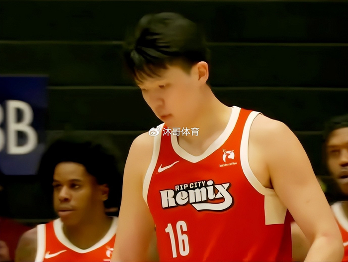 中国足彩网比分直播-杨瀚森下放后状态起伏 混音队122-129不敌南湾湖人遭遇3连败|南湾湖人队|发展联盟|史密斯|库克|波特兰开拓者队_新浪体育_新浪新闻